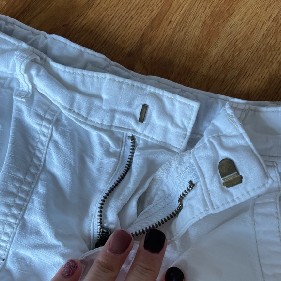 Old navy white cargo shorts - Picture 5 of 5